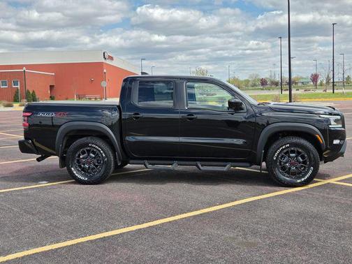 Super Black 2022 Nissan Frontier PRO-4X