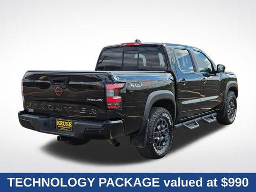Super Black 2022 Nissan Frontier PRO-4X