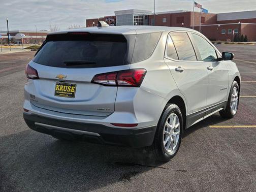 Silver Ice Metallic 2022 Chevrolet Equinox 1LT
