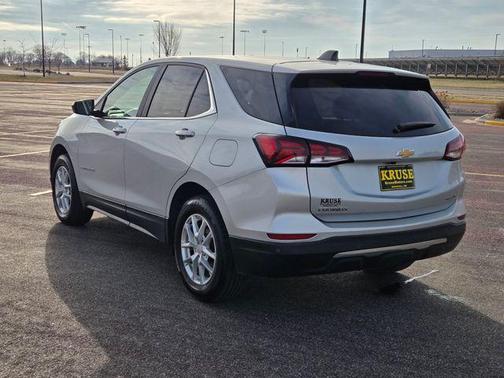Silver Ice Metallic 2022 Chevrolet Equinox 1LT