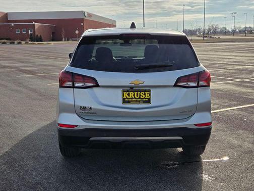 Silver Ice Metallic 2022 Chevrolet Equinox 1LT