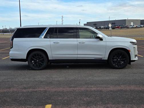 2022 Cadillac Escalade ESV Premium Luxury