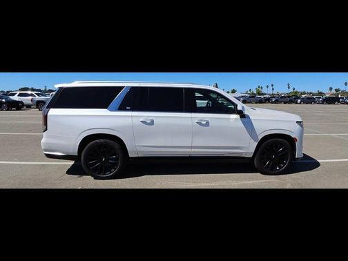 2022 Cadillac Escalade ESV Premium Luxury