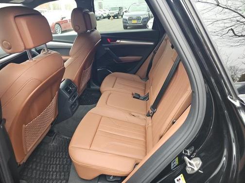 2025 Audi Q5 Premium 45 TFSI S line quattro