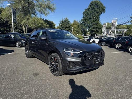 2022 Audi Q8 Premium Plus 55 TFSI quattro Tiptronic
