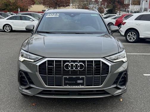 2025 Audi Q3 Premium 45 TFSI S line quattro Tiptronic