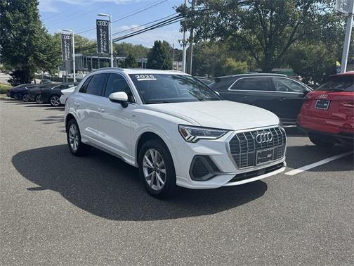 2025 Audi Q3 Premium 45 TFSI S line quattro Tiptronic