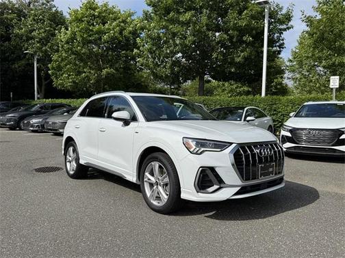 2022 Audi Q3 Premium Plus 45 TFSI S line quattro Tiptronic