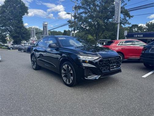 2025 Audi Q8 Premium Plus 55 TFSI quattro