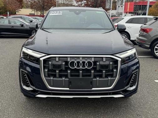 2025 Audi Q7 Premium 45 TFSI quattro Tiptronic