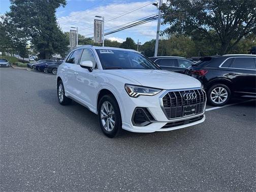 2025 Audi Q3 Premium 45 TFSI S line quattro Tiptronic