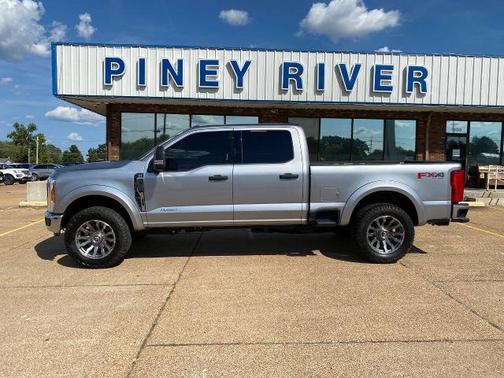 2024 Ford F-250 XLT