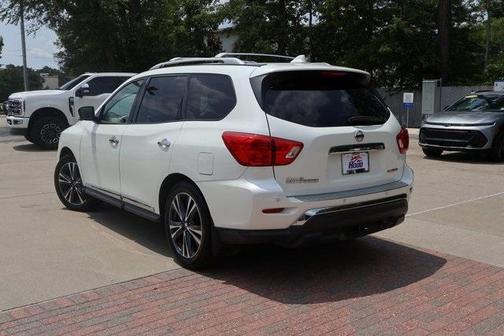 2020 Nissan Pathfinder Platinum