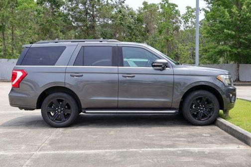 Magnetic 2021 Ford Expedition XLT