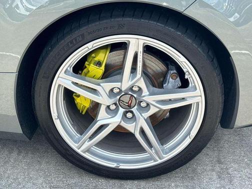 Gray Metallic 2024 Chevrolet Corvette Stingray w/3LT