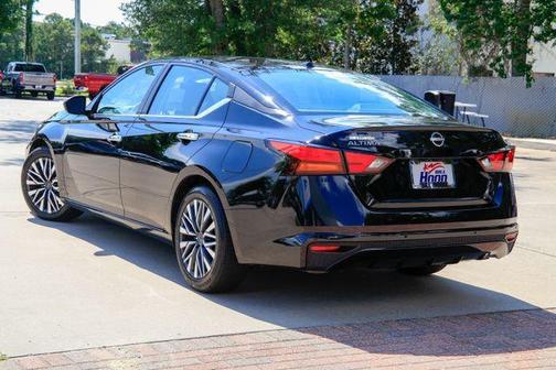 Black 2025 Nissan Altima SV