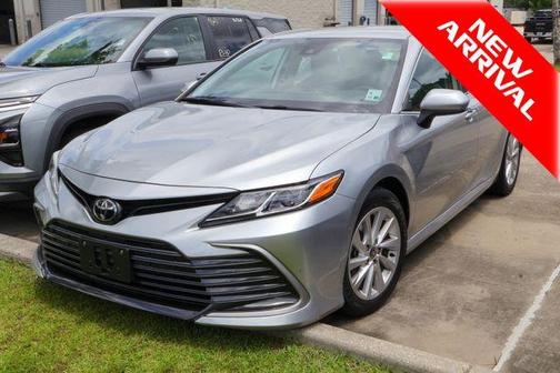 Celestial Silver Metallic 2023 Toyota Camry LE