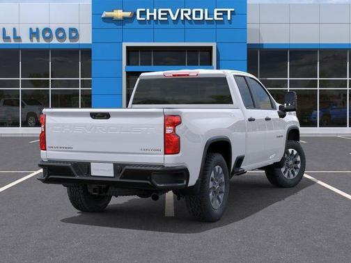 Summit White 2026 Chevrolet Silverado 2500 Custom