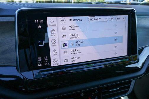 2025 Volkswagen Atlas 2.0T SE w/Technology