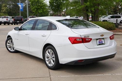 Summit White 2023 Chevrolet Malibu LT