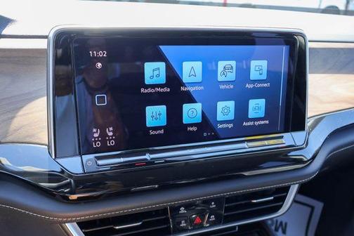 Platinum Gray Metallic 2025 Volkswagen Atlas 2.0T SE w/Technology