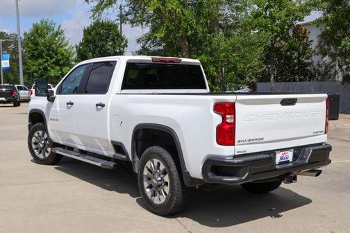 Summit White 2024 Chevrolet Silverado 2500 Custom