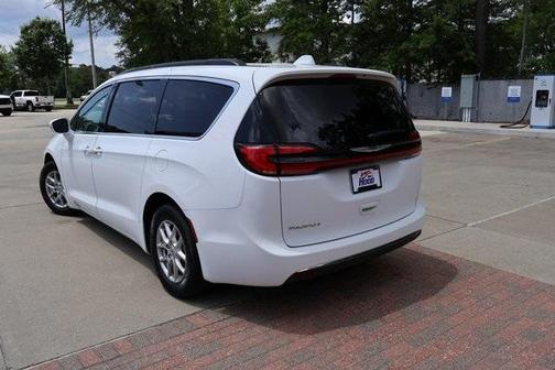 2022 Chrysler Pacifica Touring-L