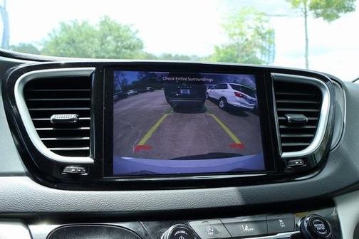 2022 Chrysler Pacifica Touring-L