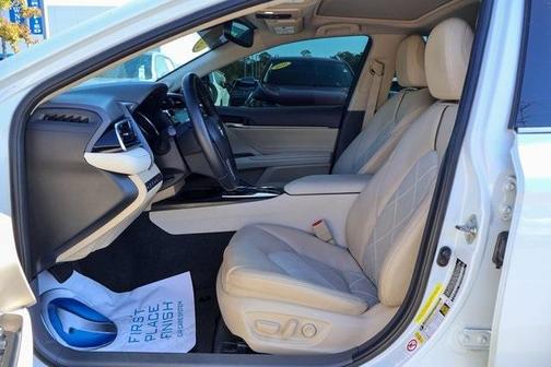 2018 Toyota Camry Hybrid XLE