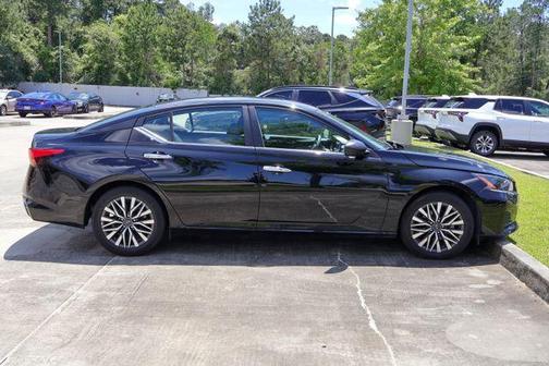 Black 2025 Nissan Altima SV