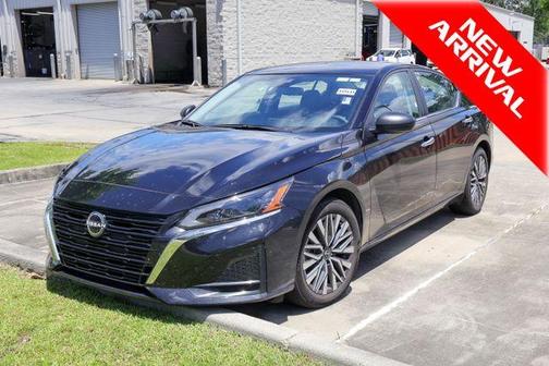 Black 2025 Nissan Altima SV