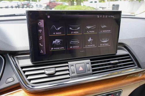 Glacier White Metallic 2021 Audi Q5 40 Premium Plus
