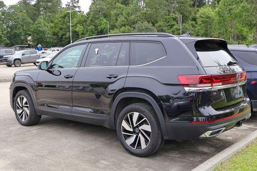 Deep Black Pearl Effect 2025 Volkswagen Atlas 2.0T SE w/Technology