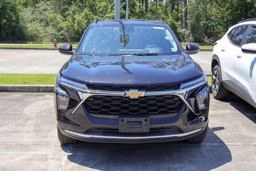 Mosaic Black Metallic 2025 Chevrolet Trax LT