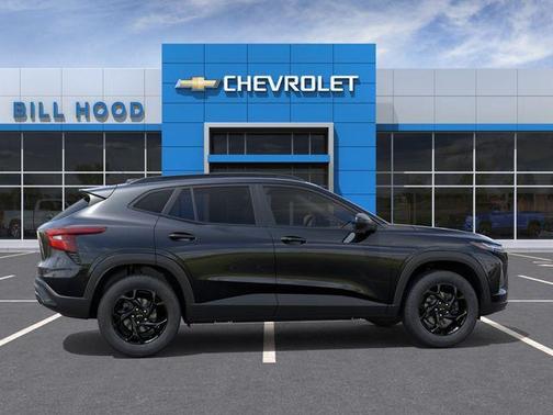 Mosaic Black Metallic 2026 Chevrolet Trax LT
