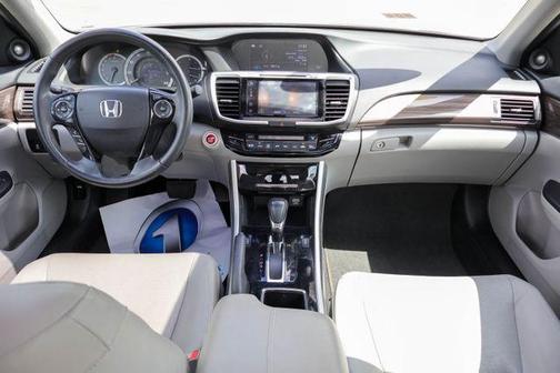 White 2017 Honda Accord EX-L