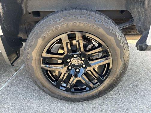 Summit White 2024 Chevrolet Silverado 1500 Custom Trail Boss