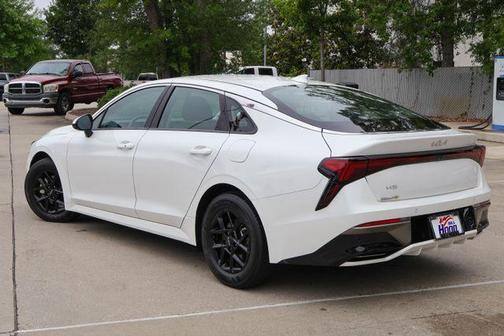 Snow White Pearl 2025 Kia K5 LXS
