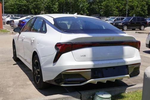 Snow White Pearl 2025 Kia K5 LXS