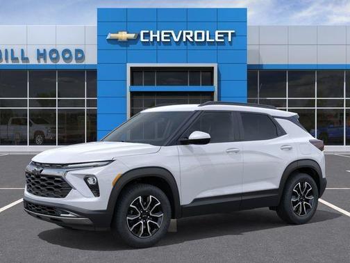 Iridescent Pearl Tricoat 2026 Chevrolet Trailblazer ACTIV