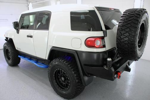 White 2014 Toyota FJ Cruiser Base