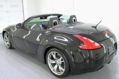 Magnetic Black Metallic 2010 Nissan 370Z Touring