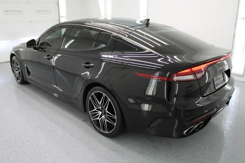 2022 Kia Stinger GT1