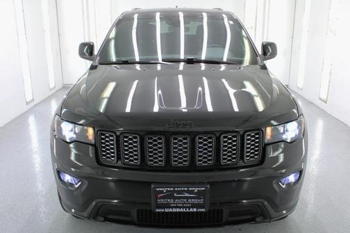 Black 2019 Jeep Grand Cherokee Altitude
