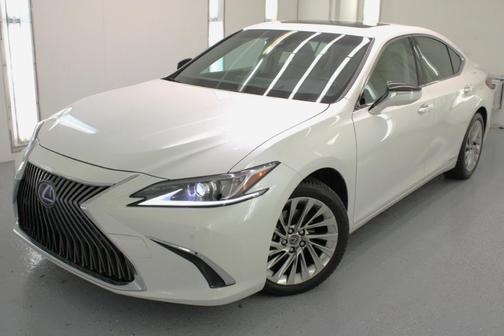 2019 Lexus ES 300h Luxury