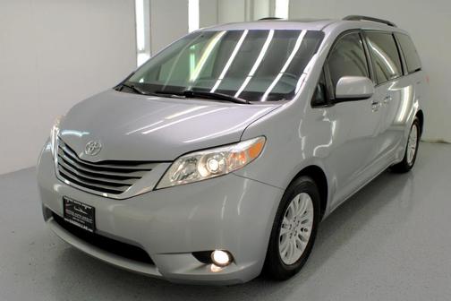 2016 Toyota Sienna XLE
