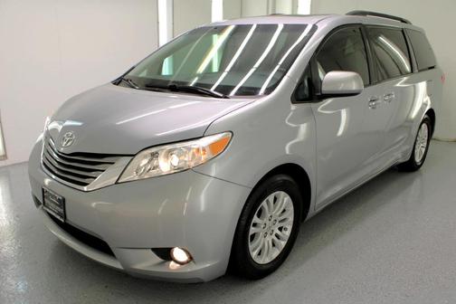 2016 Toyota Sienna XLE