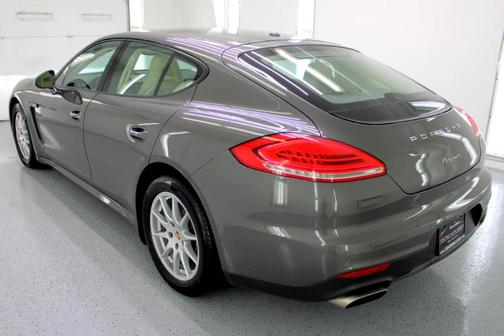 2014 Porsche Panamera 2