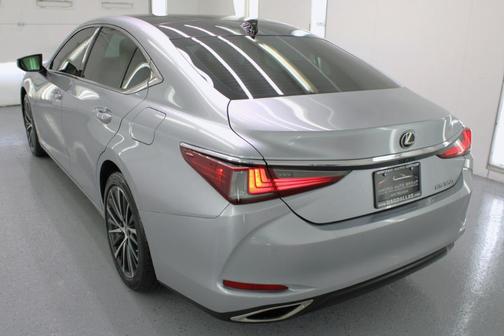 2022 Lexus ES 350 Base