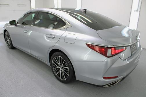2022 Lexus ES 350 Base